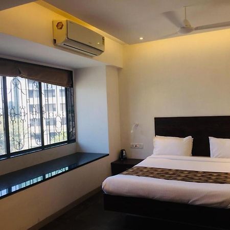 Lucky Service Apartments Mumbai Exterior photo