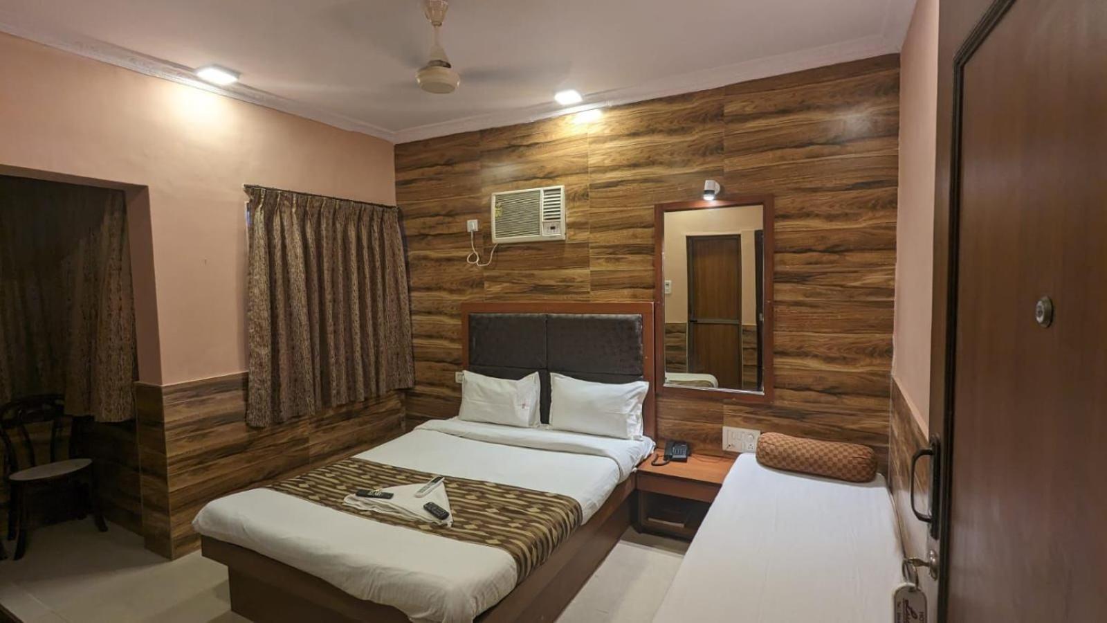 Lucky Service Apartments Mumbai Exterior photo