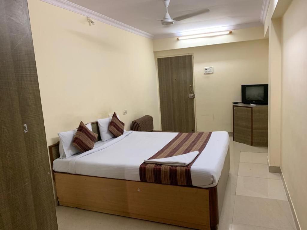 Lucky Service Apartments Mumbai Exterior photo
